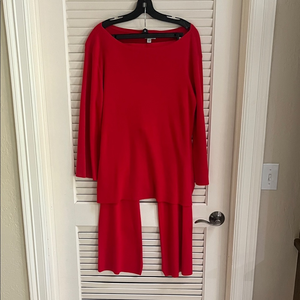 Trendy red lounge set. Sweater material nwot. Boat neck top.